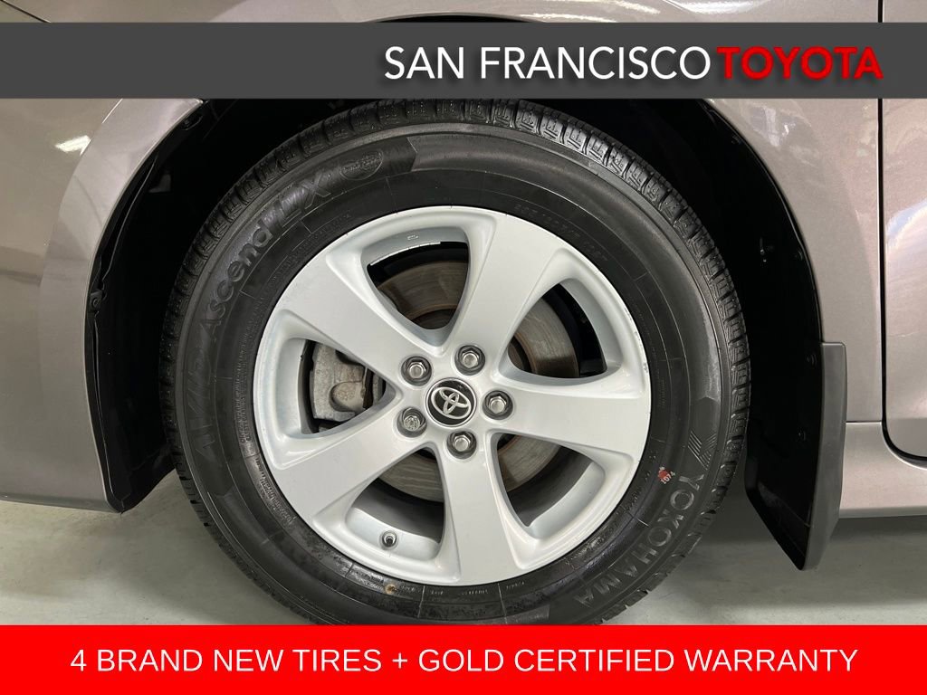 Certified 2020 Toyota Sienna L image 9