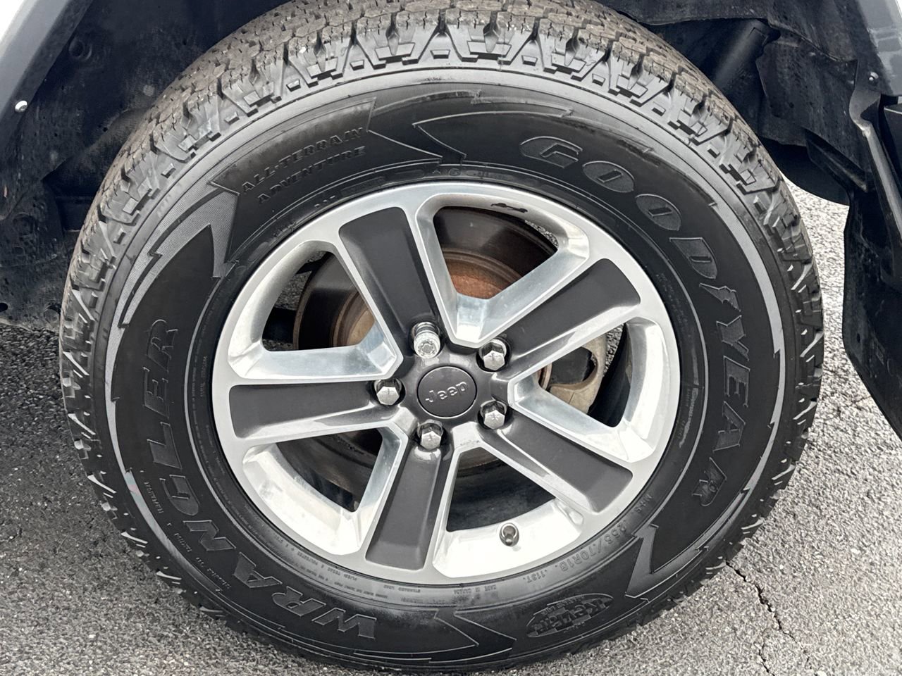 Used 2022 Jeep Wrangler Unlimited Sahara w/ Cold Weather Group image 12