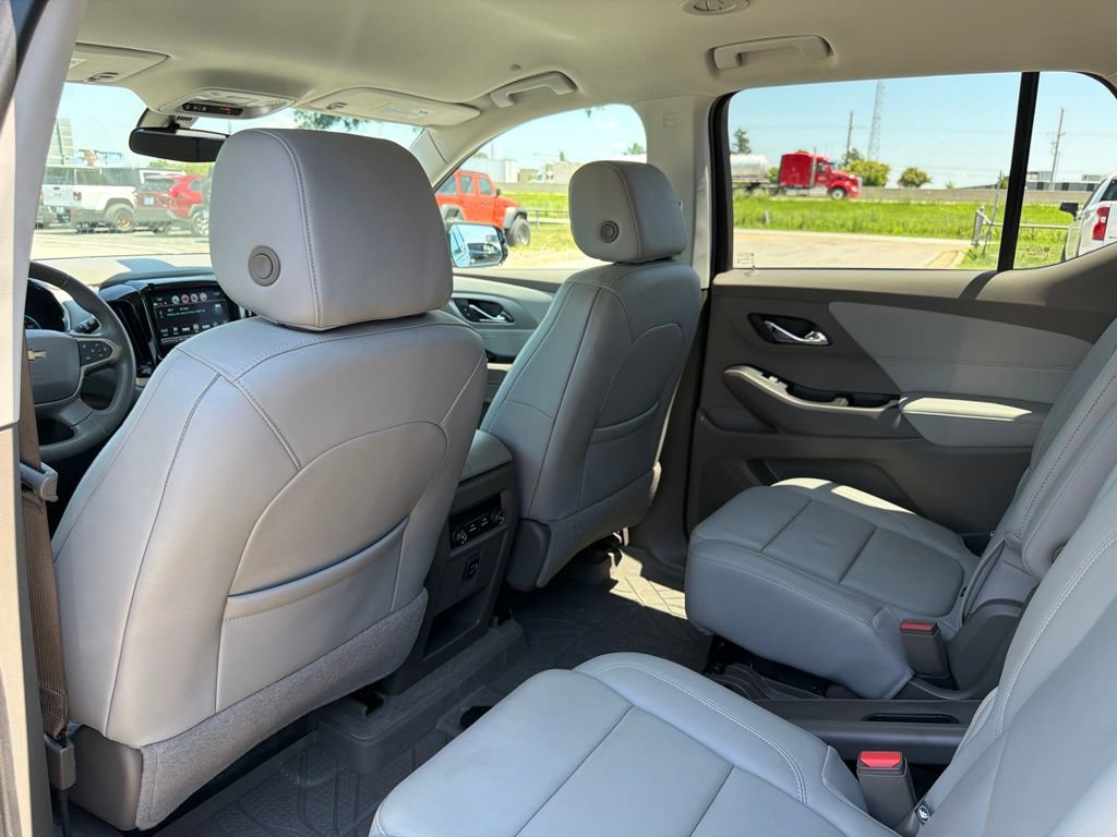 Used 2019 Chevrolet Traverse LT w/ LPO, Floor Liner Package AWD/4WD image 17