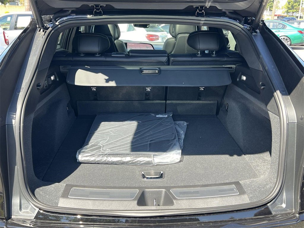 New 2026 Cadillac Lyriq V image 30