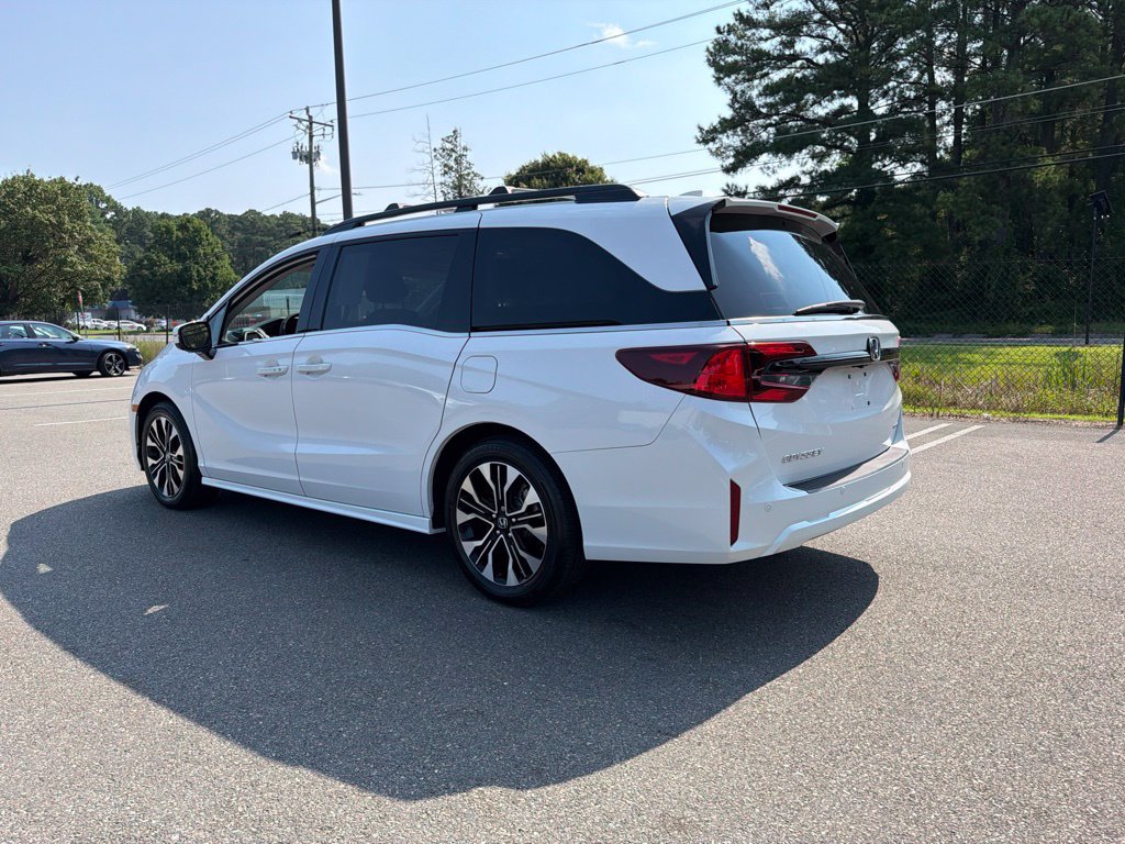 Used 2025 Honda Odyssey Elite image 11
