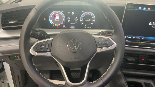 New 2026 Volkswagen Tiguan SE AWD/4WD image 16