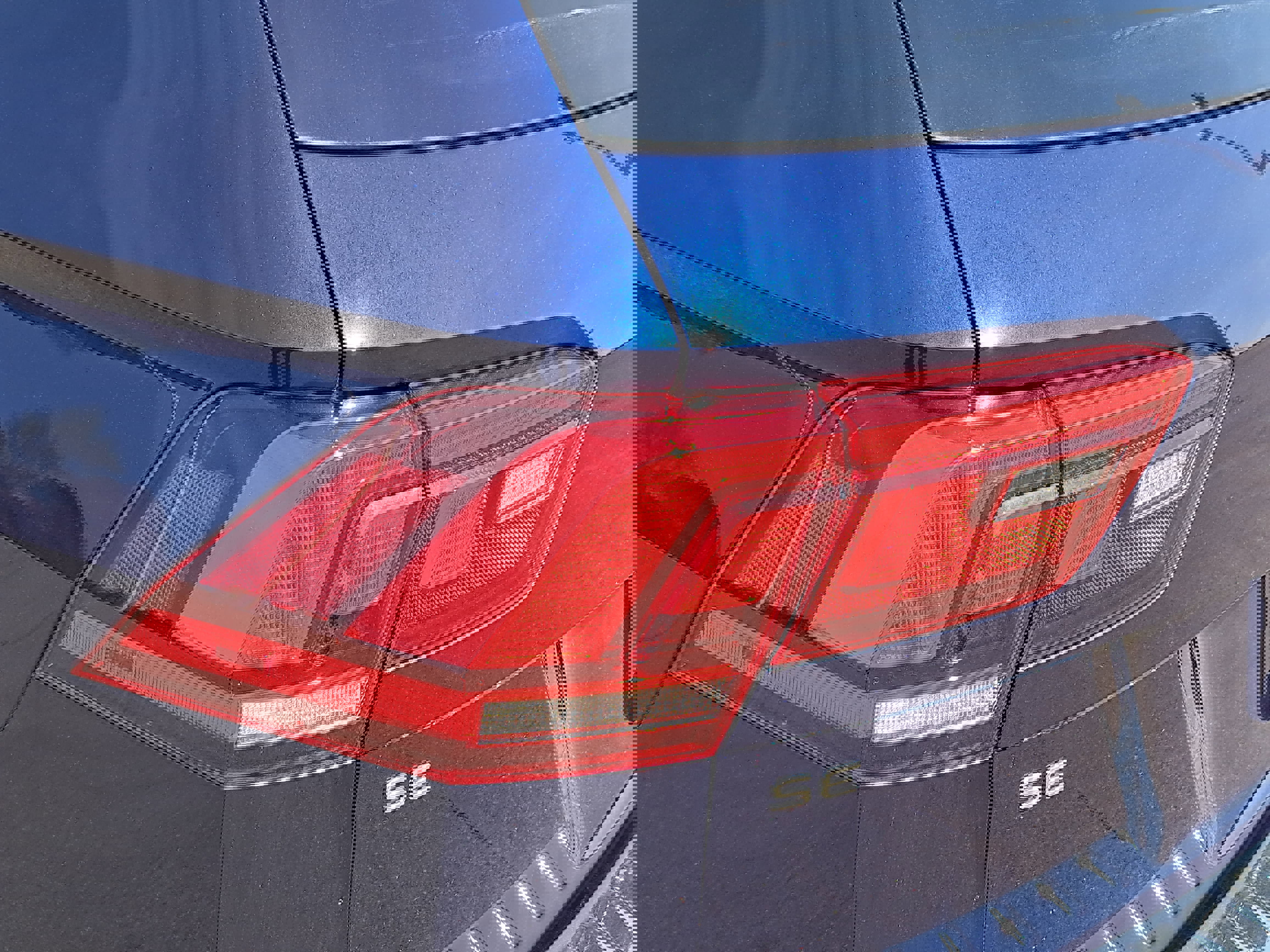 Certified 2023 Volkswagen Tiguan SE image 31