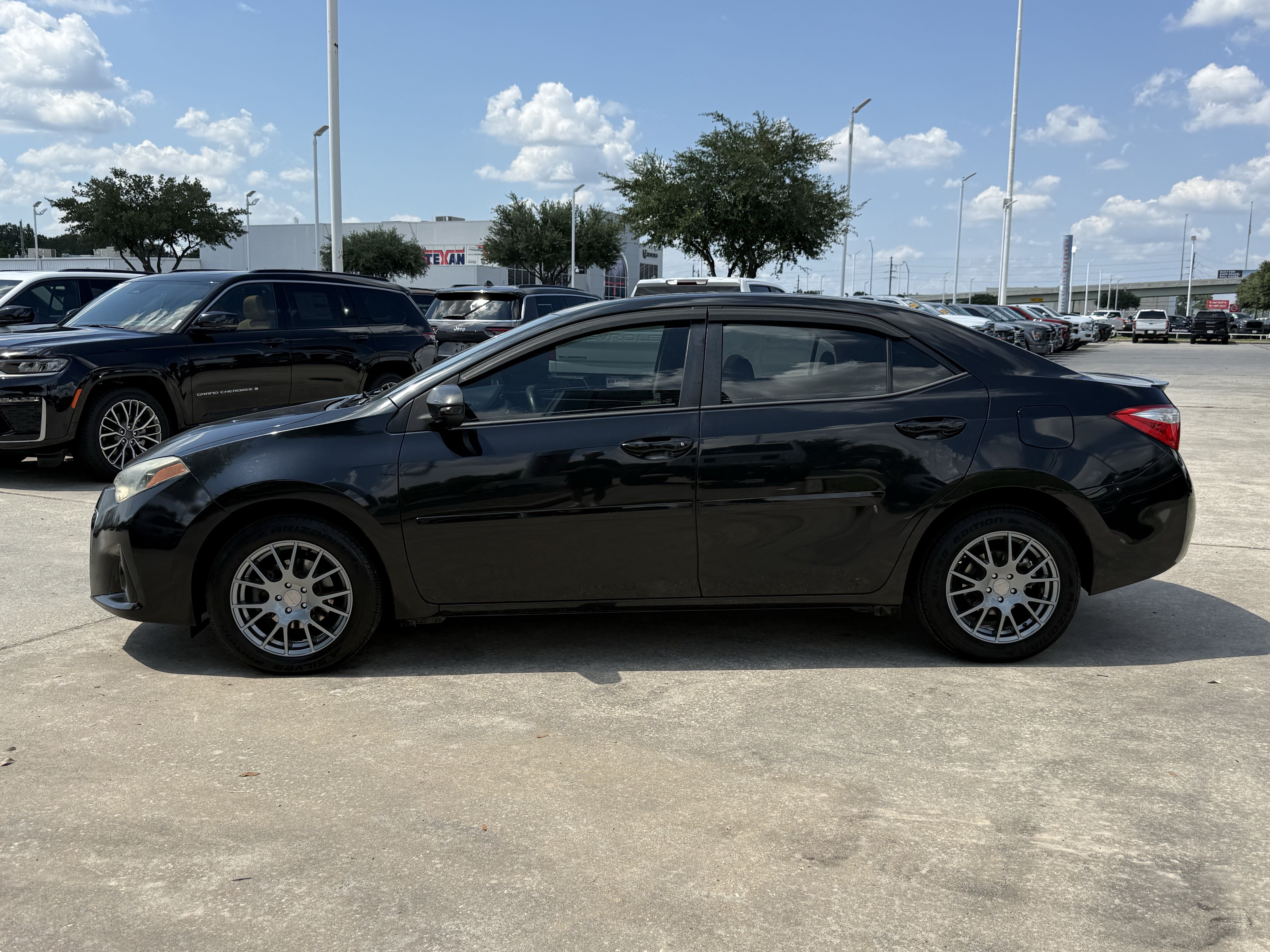 Used 2015 Toyota Corolla S w/ Driver Convenience Package FWD image 8