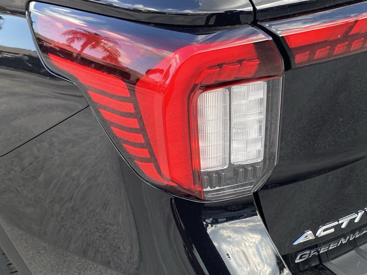 New 2026 Ford Explorer Active w/ Active Comfort Package image 7