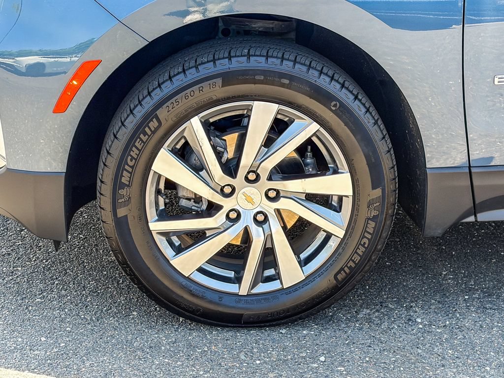Used 2024 Chevrolet Equinox Premier w/ LPO, Floor Liner Package AWD/4WD image 14
