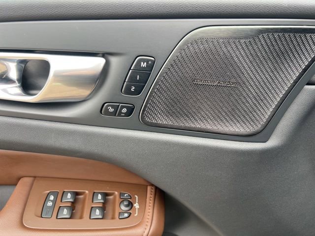 Certified 2023 Volvo XC60 T8 Plus image 25