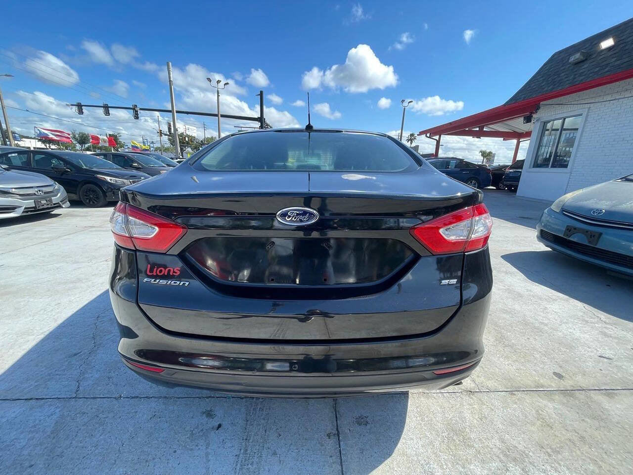 Used 2014 Ford Fusion SE FWD image 17