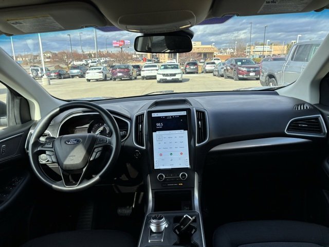 Used 2021 Ford Edge SE image 27