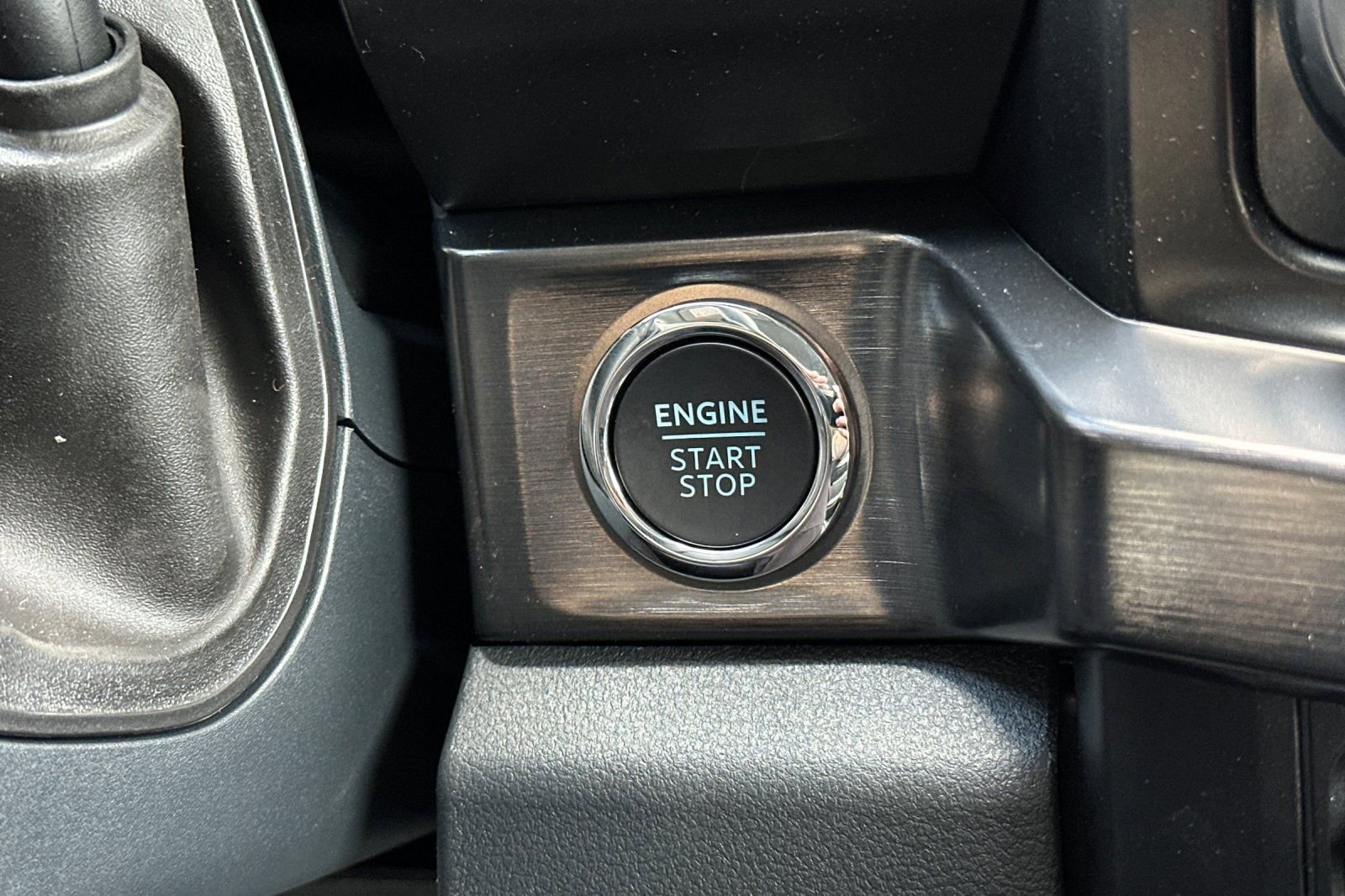 New 2026 Ford F250 Lariat w/ Black Appearance Package image 21