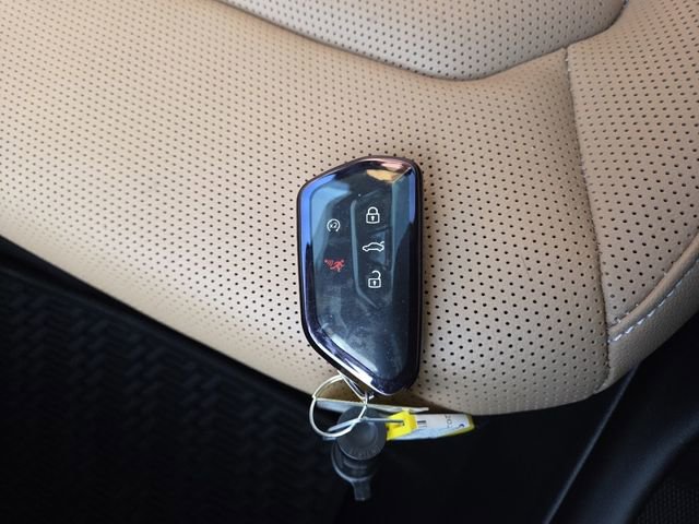 Used 2024 Volkswagen Atlas Cross Sport SEL R-Line image 37