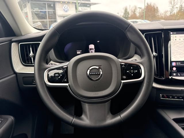 Used 2025 Volvo XC60 B5 Plus image 23