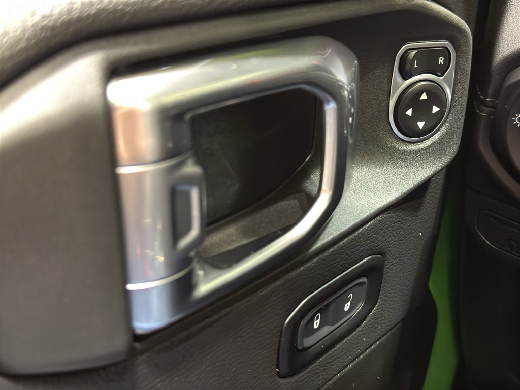 Used 2025 Jeep Wrangler Unlimited Rubicon w/ XTREMEE 35" Tire Package image 34