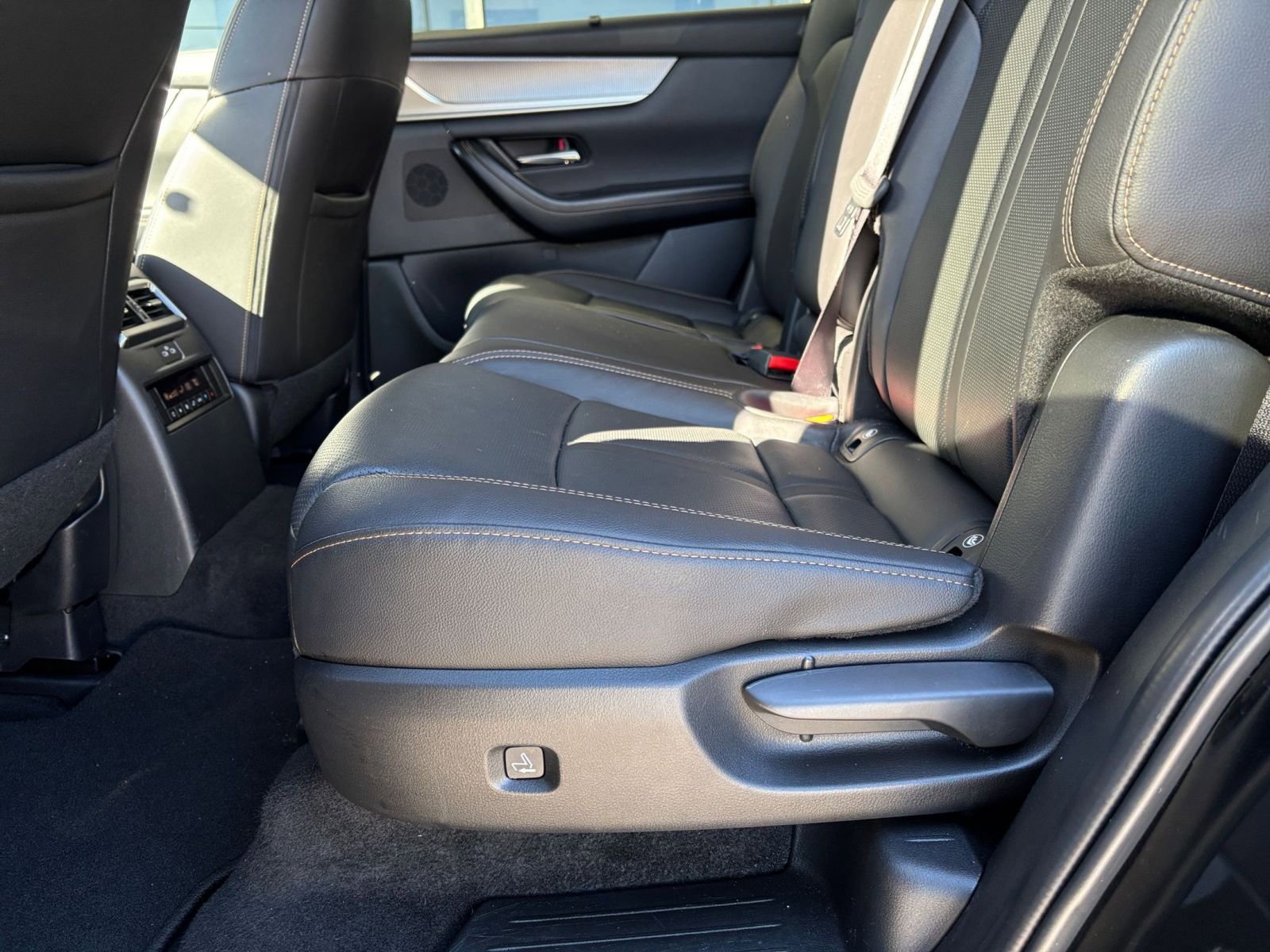 Used 2025 MAZDA CX-90 3.3 Turbo w/ Preferred Package image 29