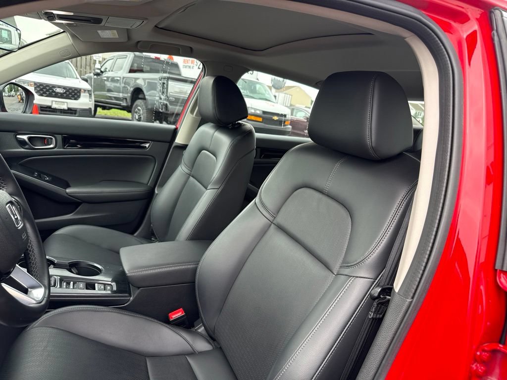 Used 2023 Honda Civic Touring image 4