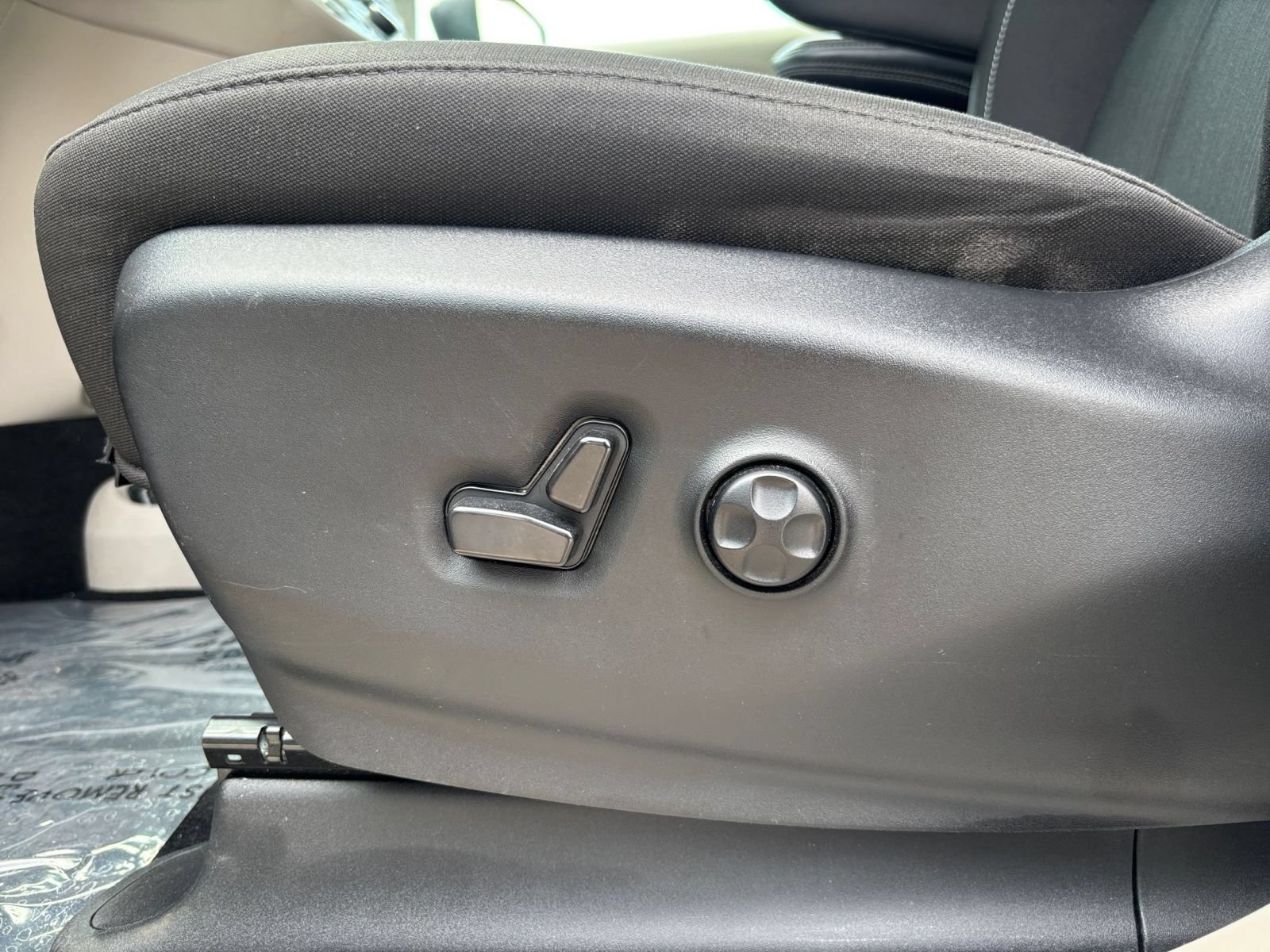 Used 2024 Chrysler Voyager LX FWD image 20