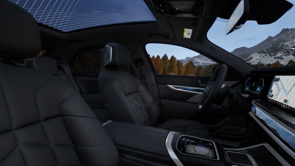 Used 2025 BMW i7 eDrive50 image 36