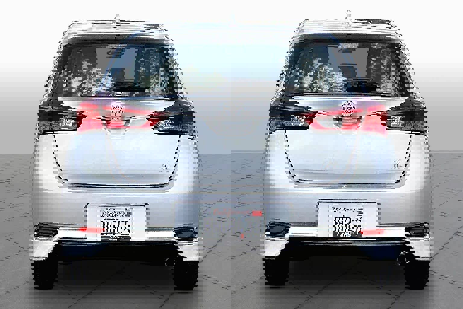 Certified 2018 Toyota Corolla iM FWD image 4