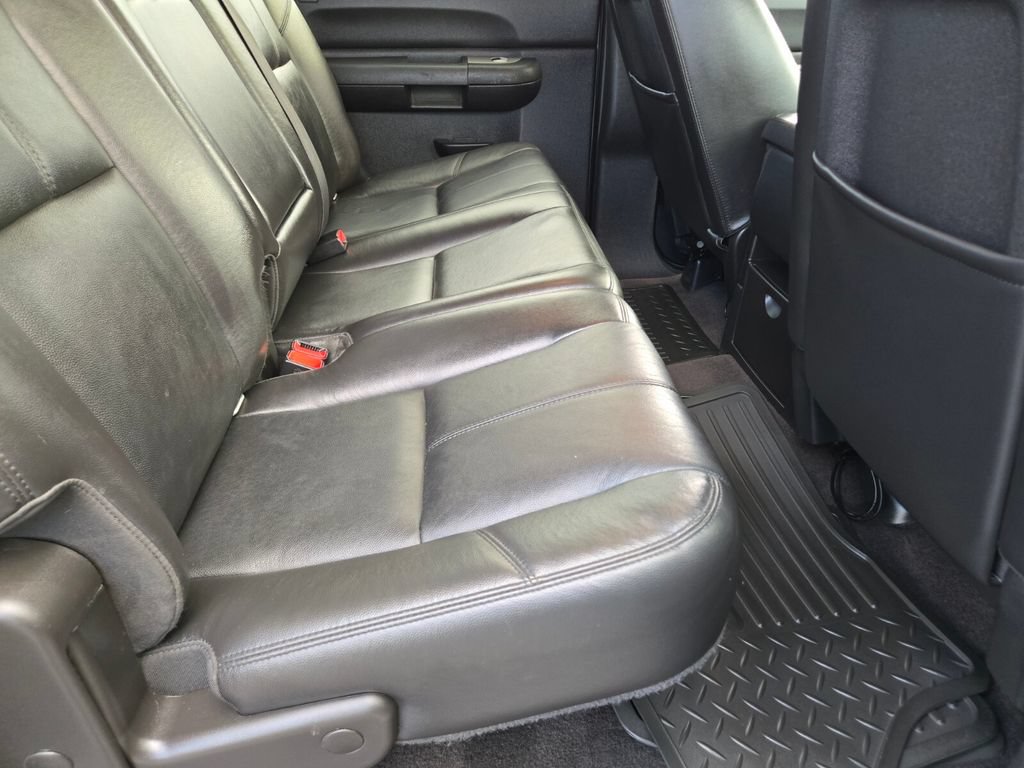 Used 2008 Chevrolet Silverado 2500 LT w/ 1LT Convenience Package RWD image 14