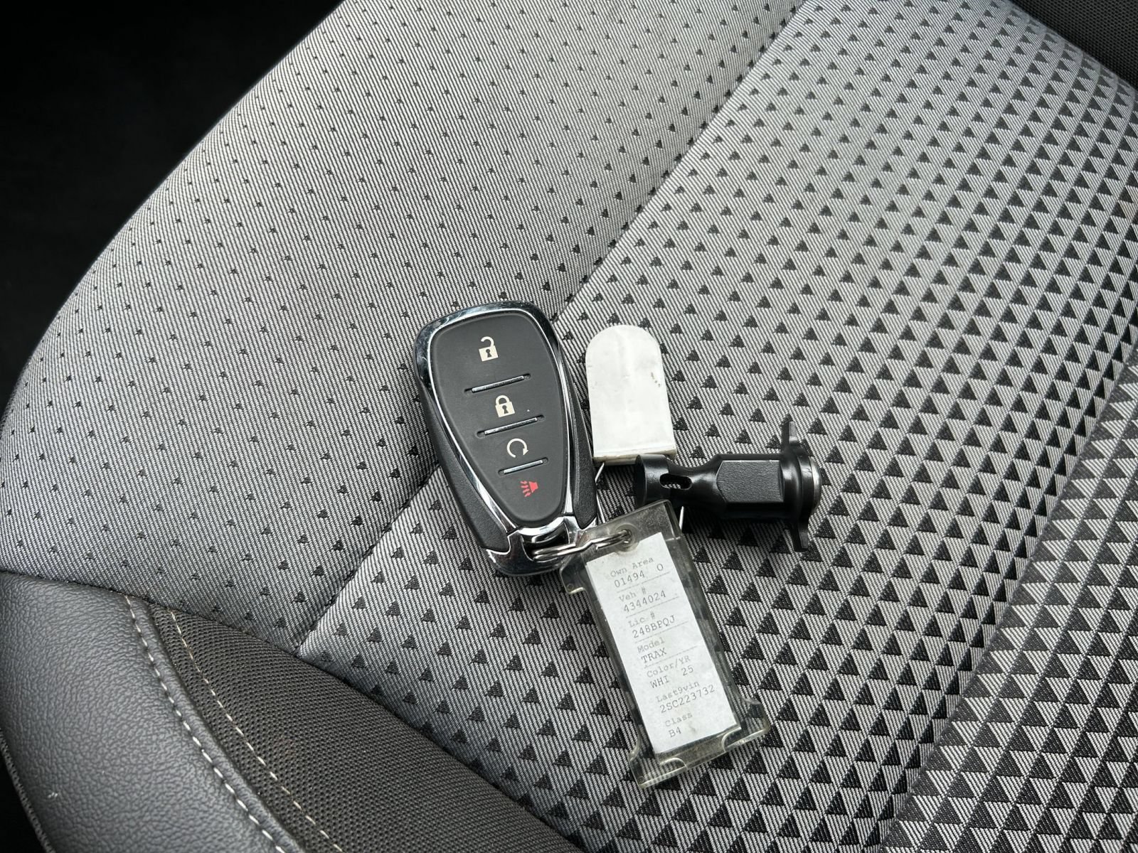 Used 2025 Chevrolet Trax LT FWD image 18
