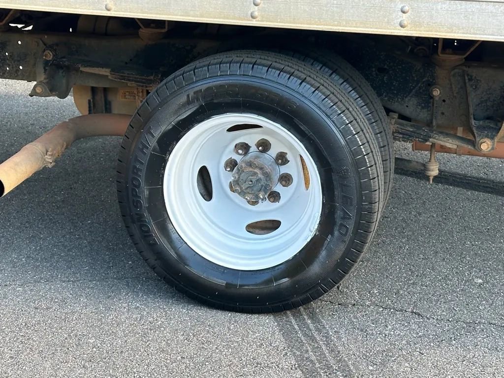 Used 2016 Ford E-350 and Econoline 350 Super Duty image 31