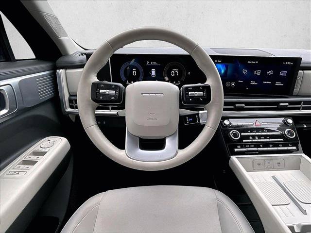 Used 2025 Hyundai Santa Fe SE FWD image 7
