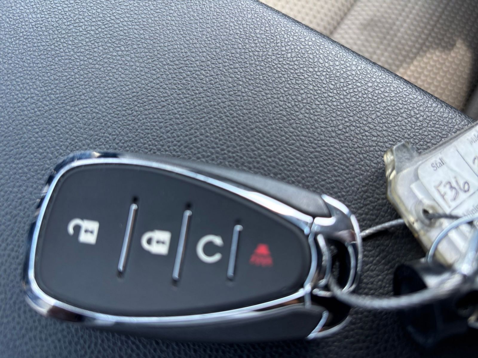 Used 2025 Chevrolet Trax LT image 23