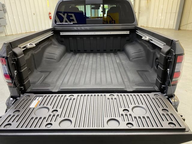 Used 2024 Nissan Frontier SV w/ SV Convenience Package image 28