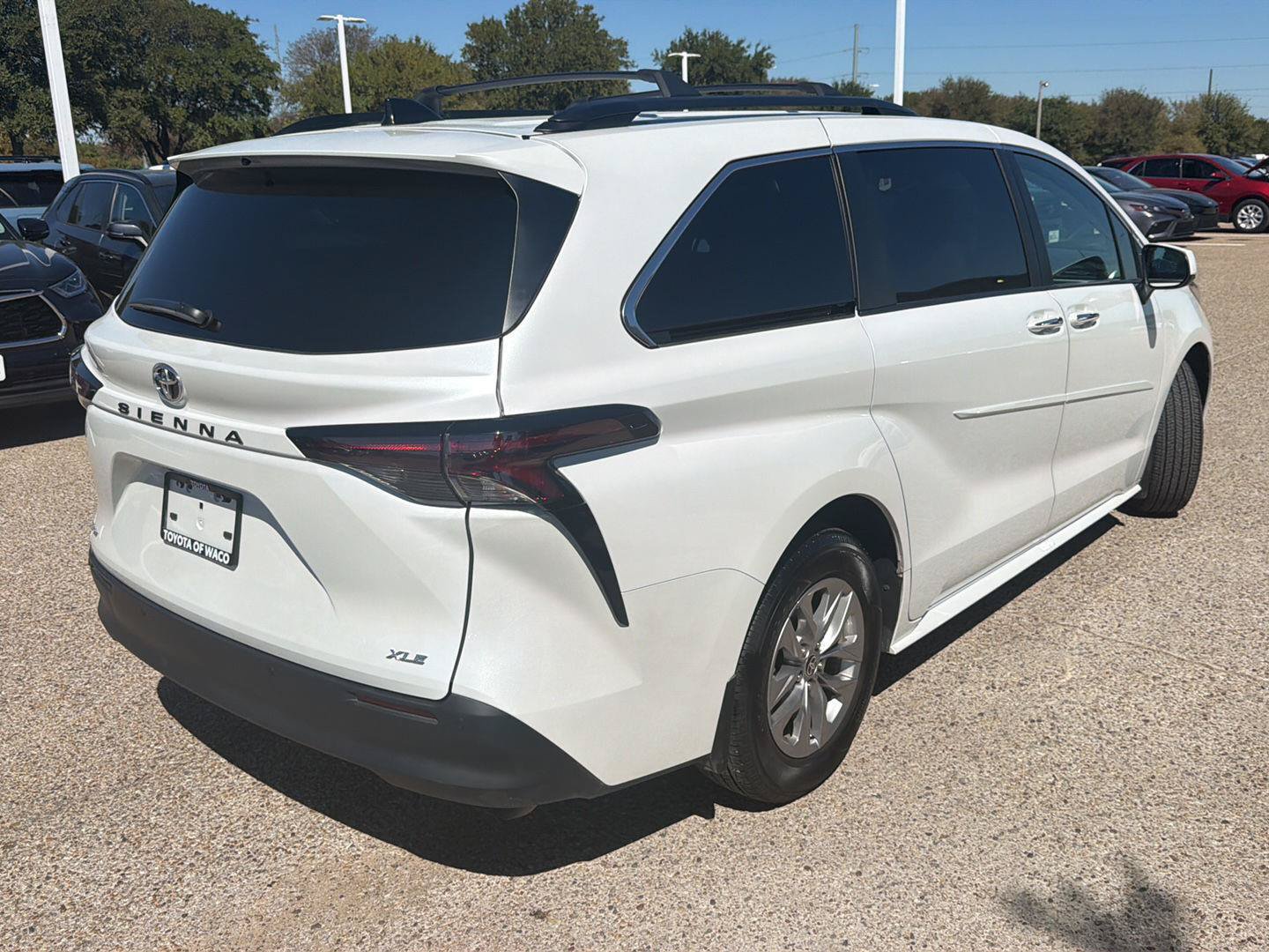 Certified 2026 Toyota Sienna XLE FWD image 3