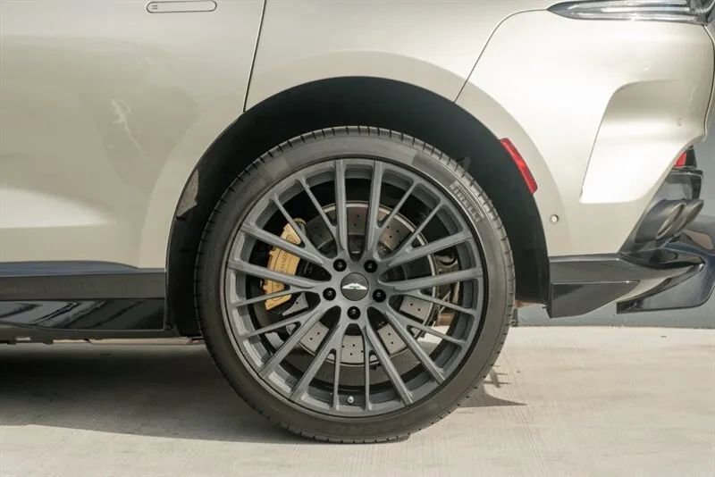 Used 2023 Aston Martin DBX 707 image 25