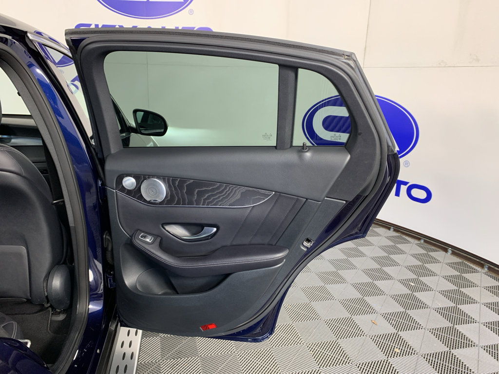 Used 2018 Mercedes-Benz GLC 300 4MATIC Coupe image 38