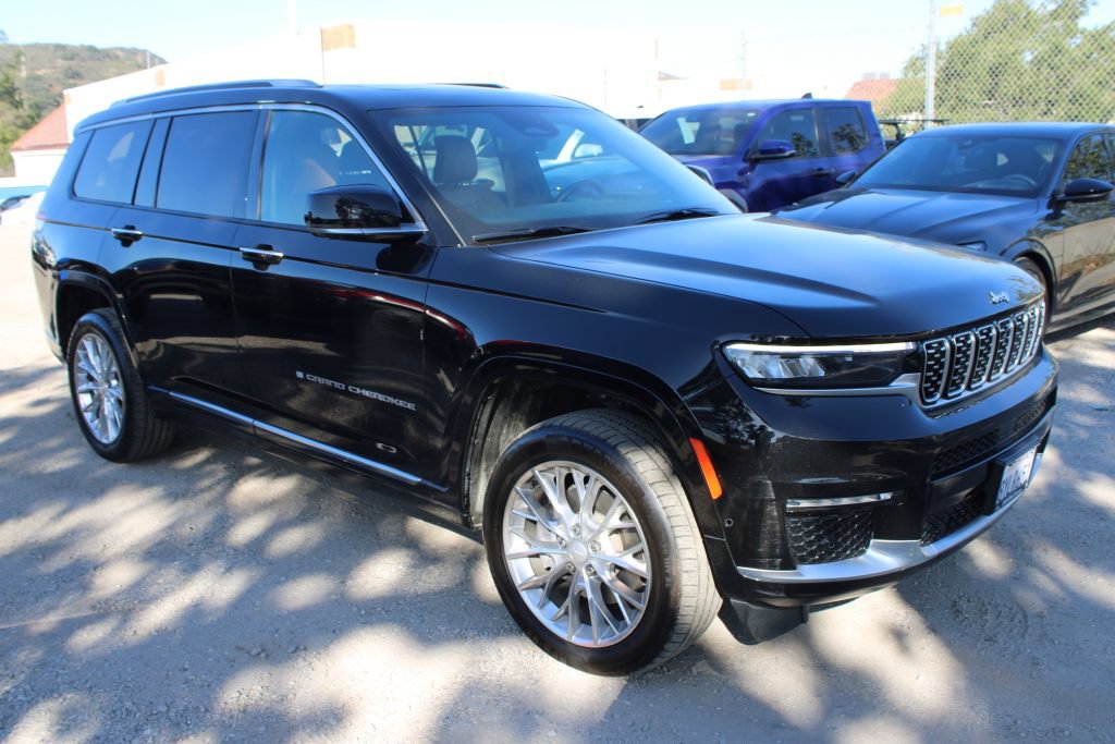 Used 2021 Jeep Grand Cherokee L Summit w/ Advanced Protech Group IV AWD/4WD image 3