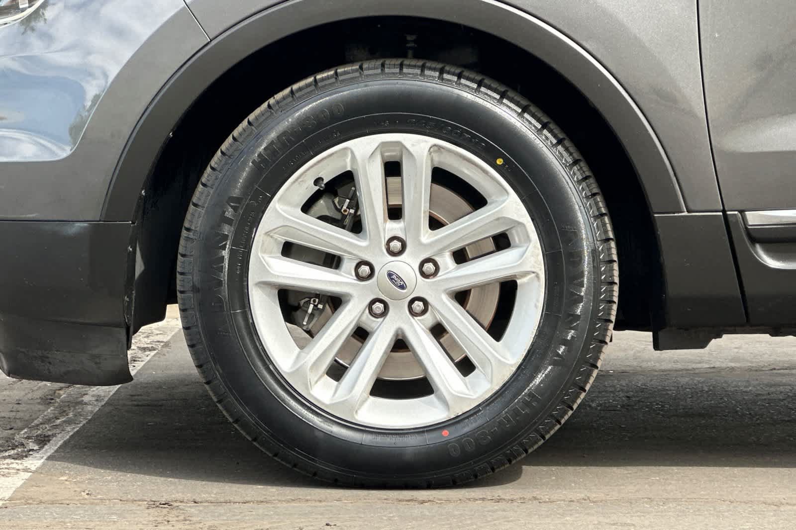 Used 2015 Ford Explorer XLT w/ Equipment Group 202B FWD image 26
