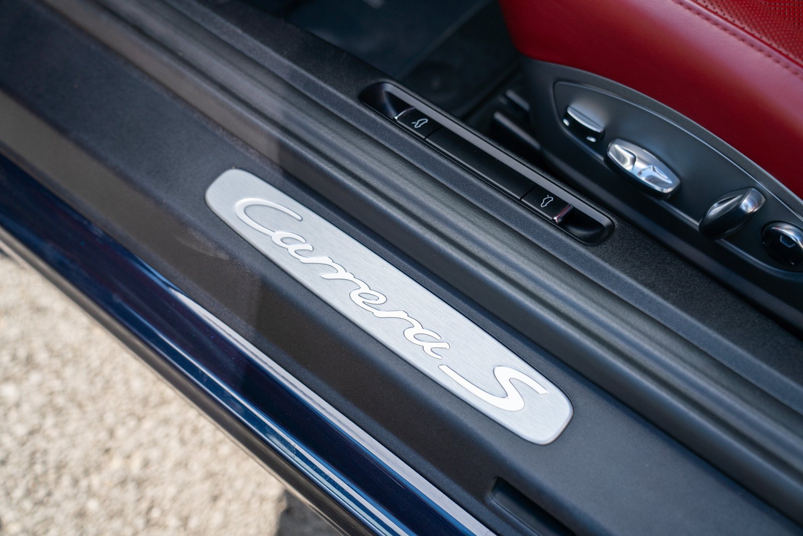Certified 2018 Porsche 911 Carrera S RWD image 12