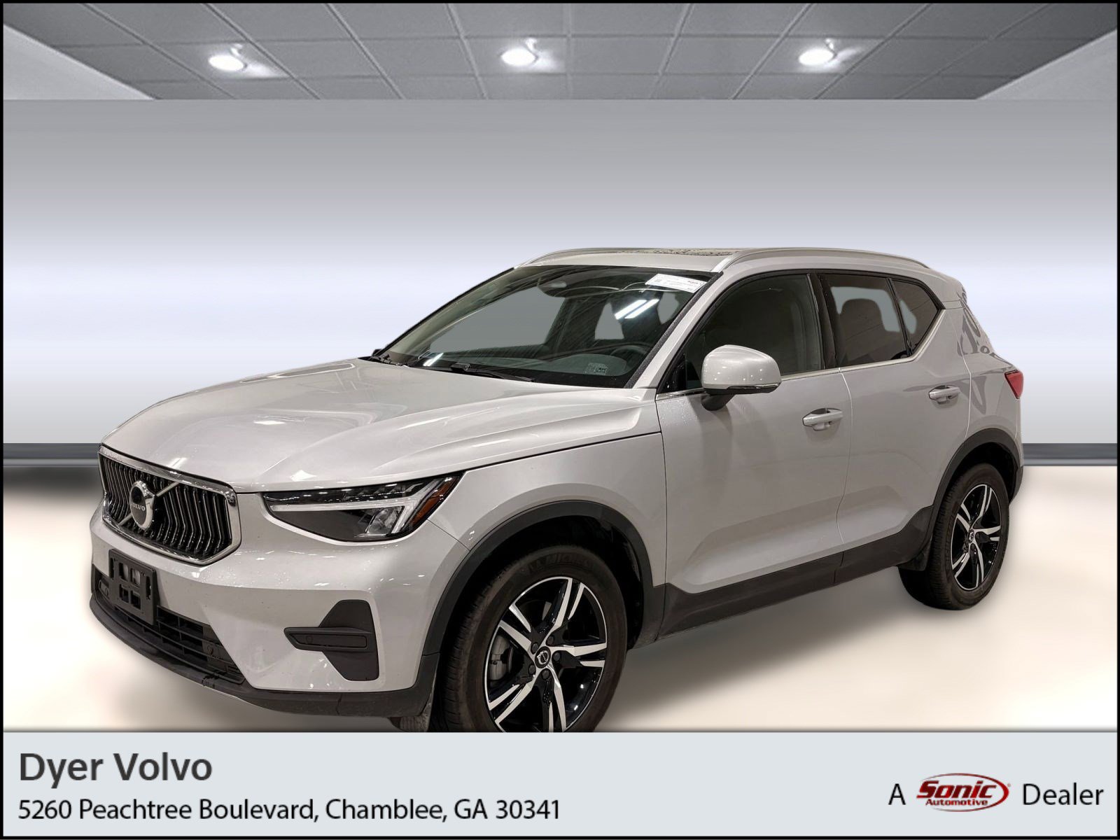 Certified 2025 Volvo XC40 B5 Core