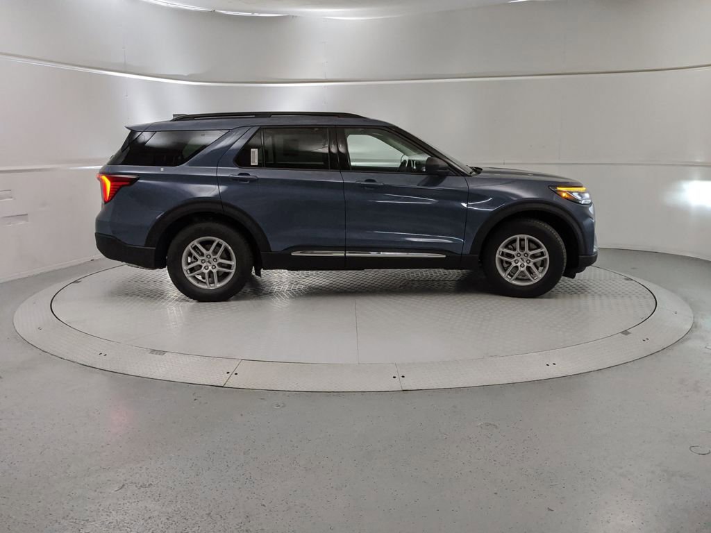 New 2025 Ford Explorer Active image 2