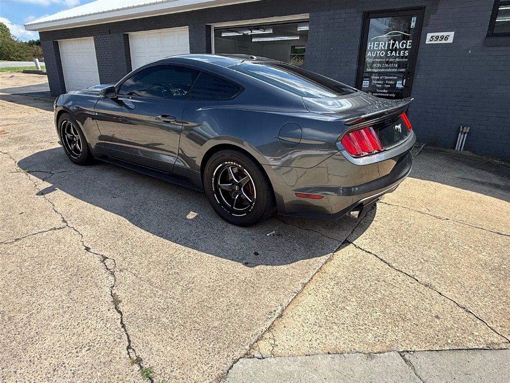 Used 2015 Ford Mustang GT RWD image 3