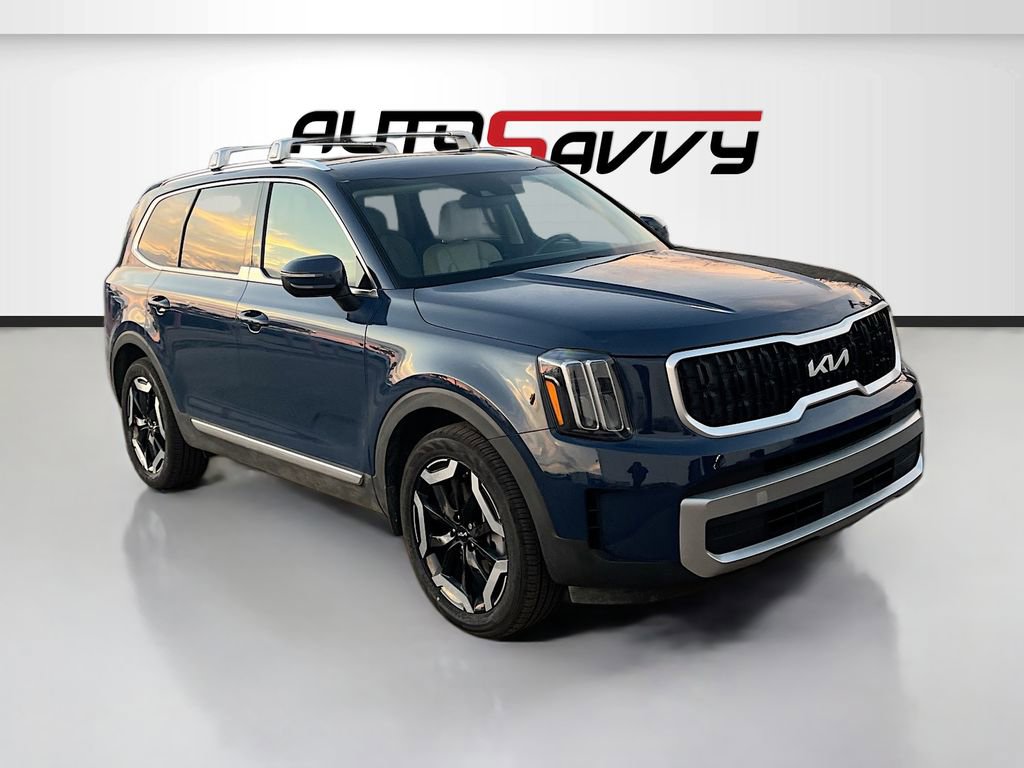 Used 2023 Kia Telluride EX w/ EX Captain's Chair Package FWD image 1
