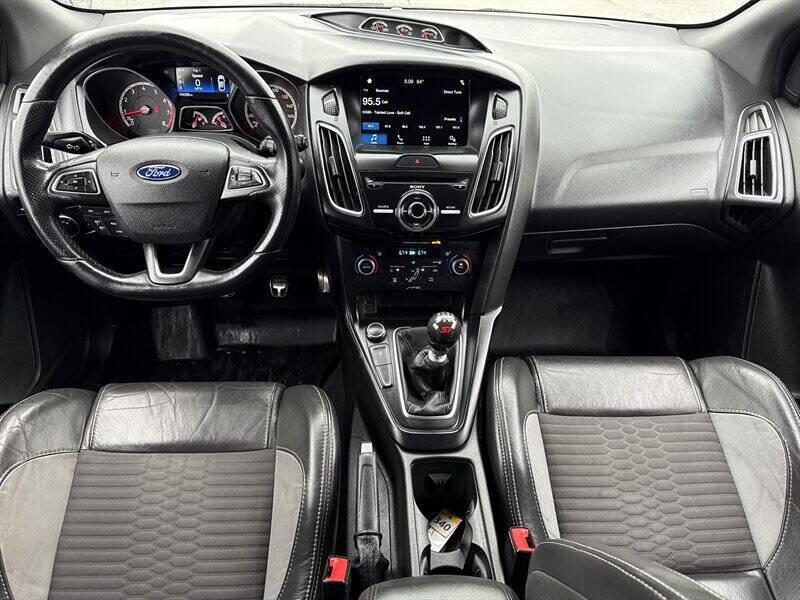 Used 2016 Ford Focus ST w/ Equipment Group 401A FWD image 24