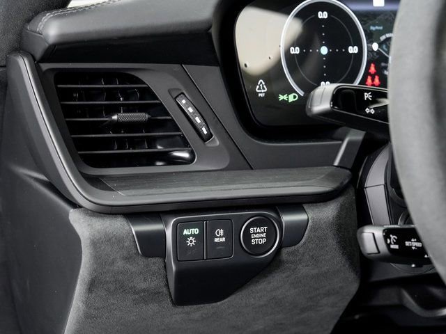 Certified 2025 Porsche 911 Carrera GTS image 11