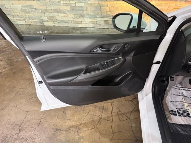 Used 2018 Chevrolet Cruze Premier FWD image 8