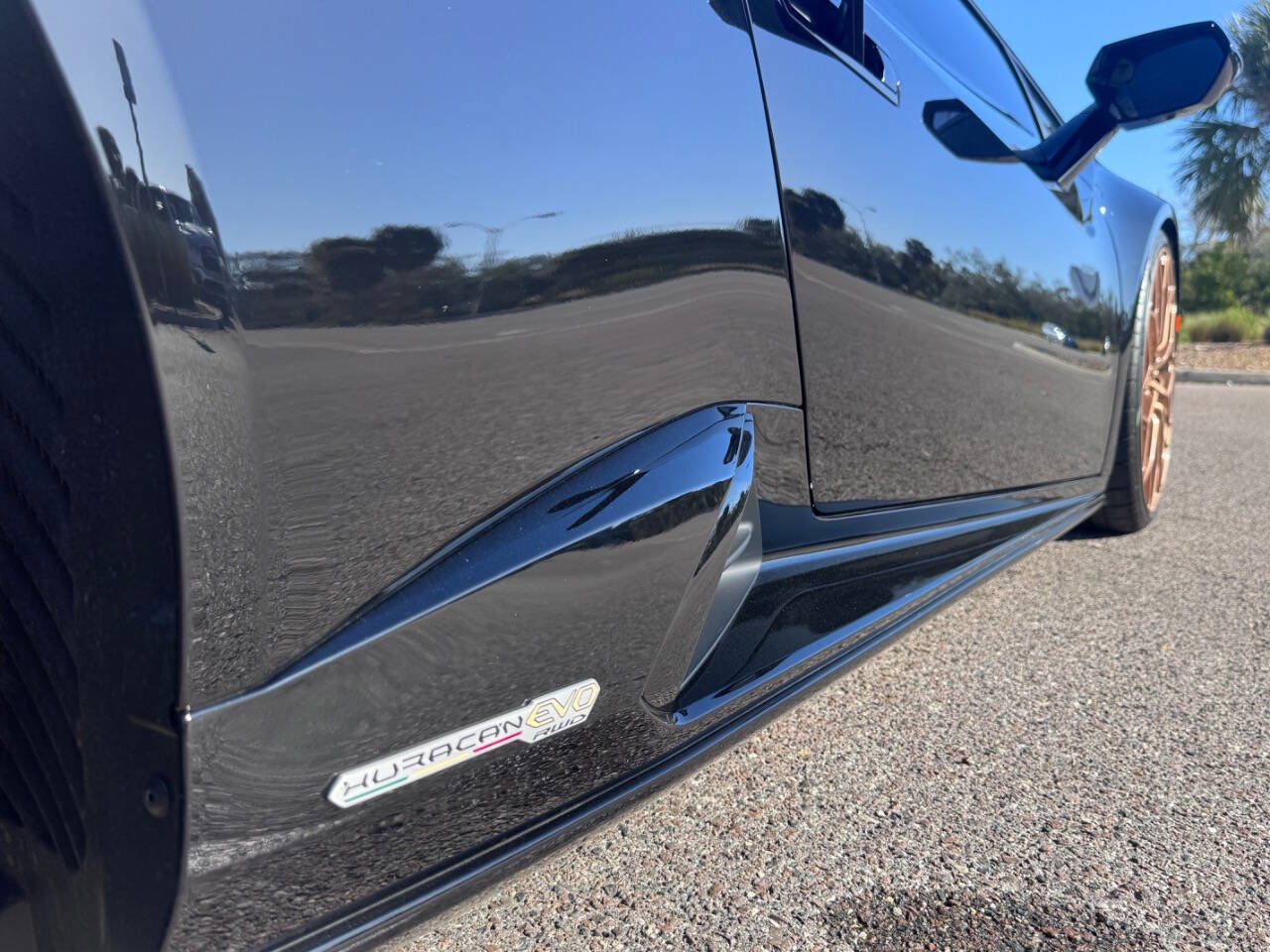 Used 2022 Lamborghini Huracan EVO image 46