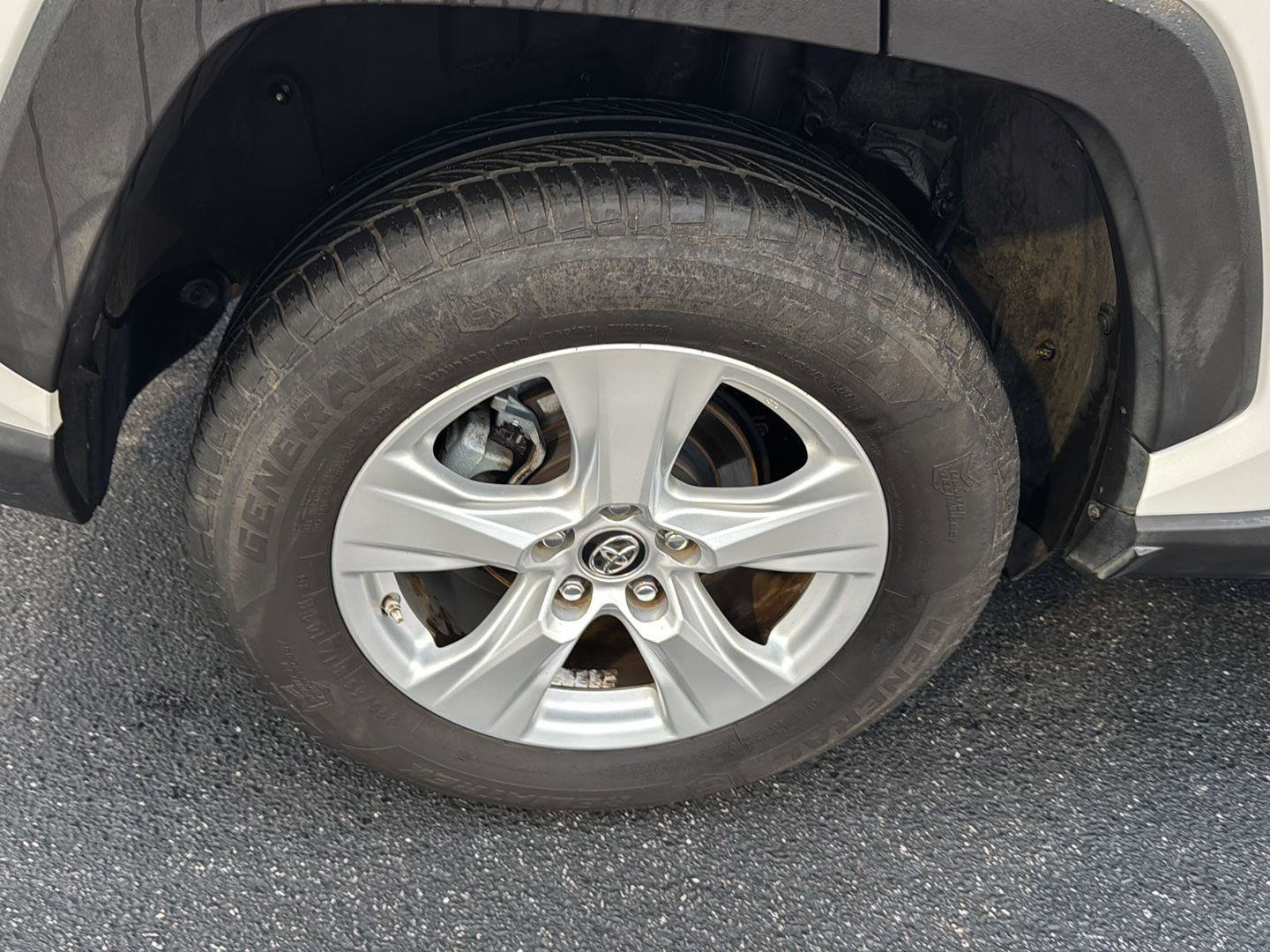 Used 2019 Toyota RAV4 XLE image 34