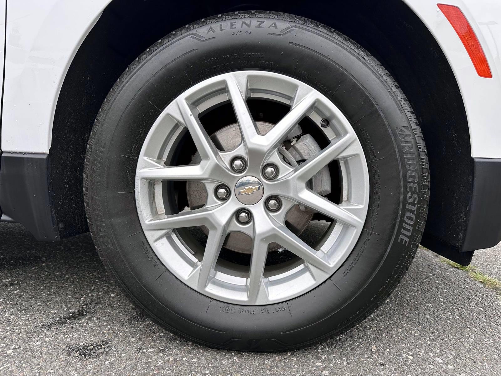 Used 2023 Chevrolet Equinox LS w/ LS Convenience Package AWD/4WD image 6