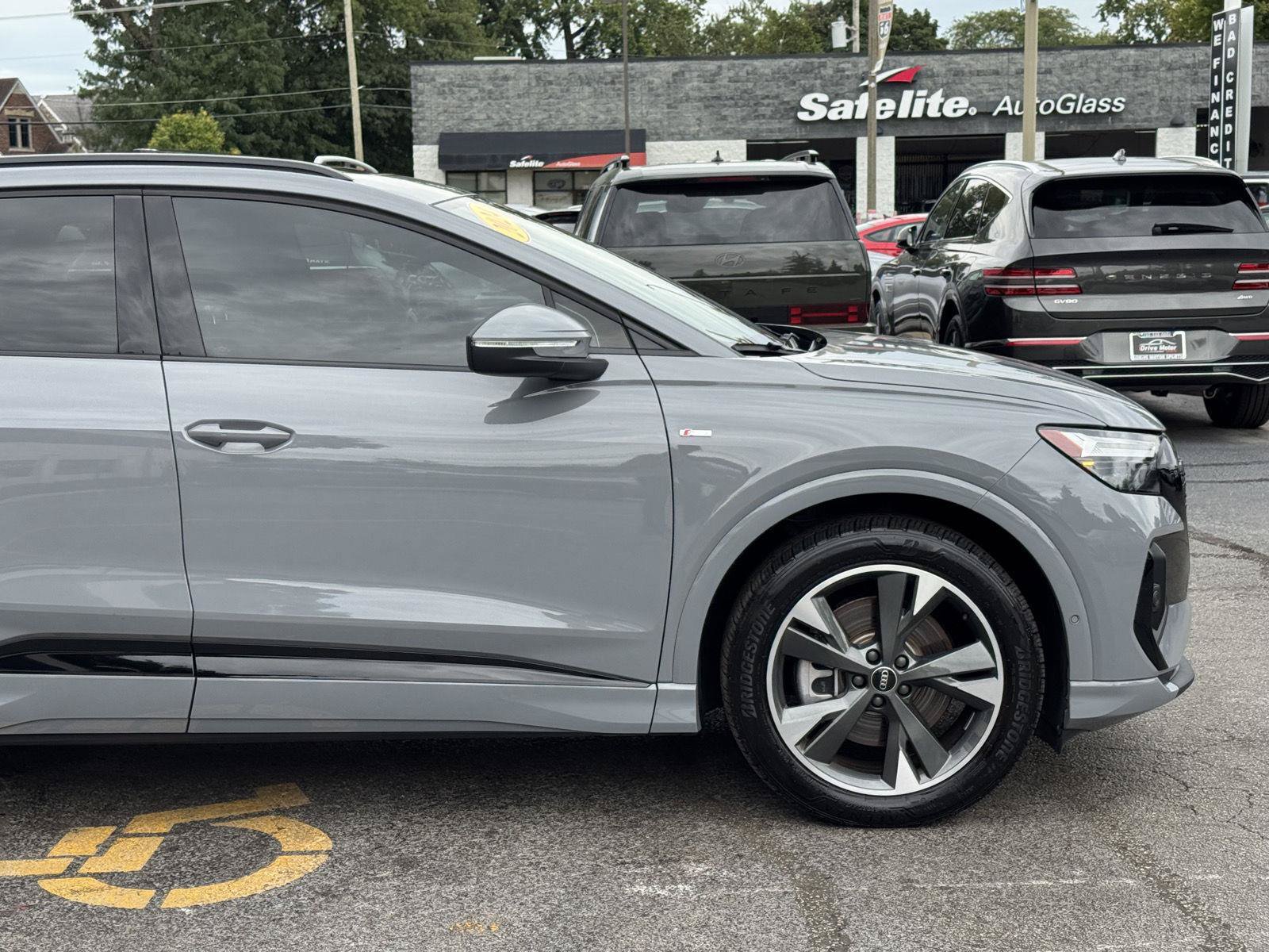 Used 2024 Audi Q4 e-tron Premium Plus w/ Premium Plus AWD/4WD image 10