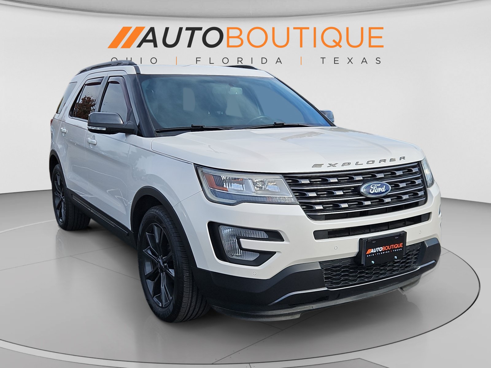 Used 2017 Ford Explorer XLT w/ Equipment Group 202A FWD image 7