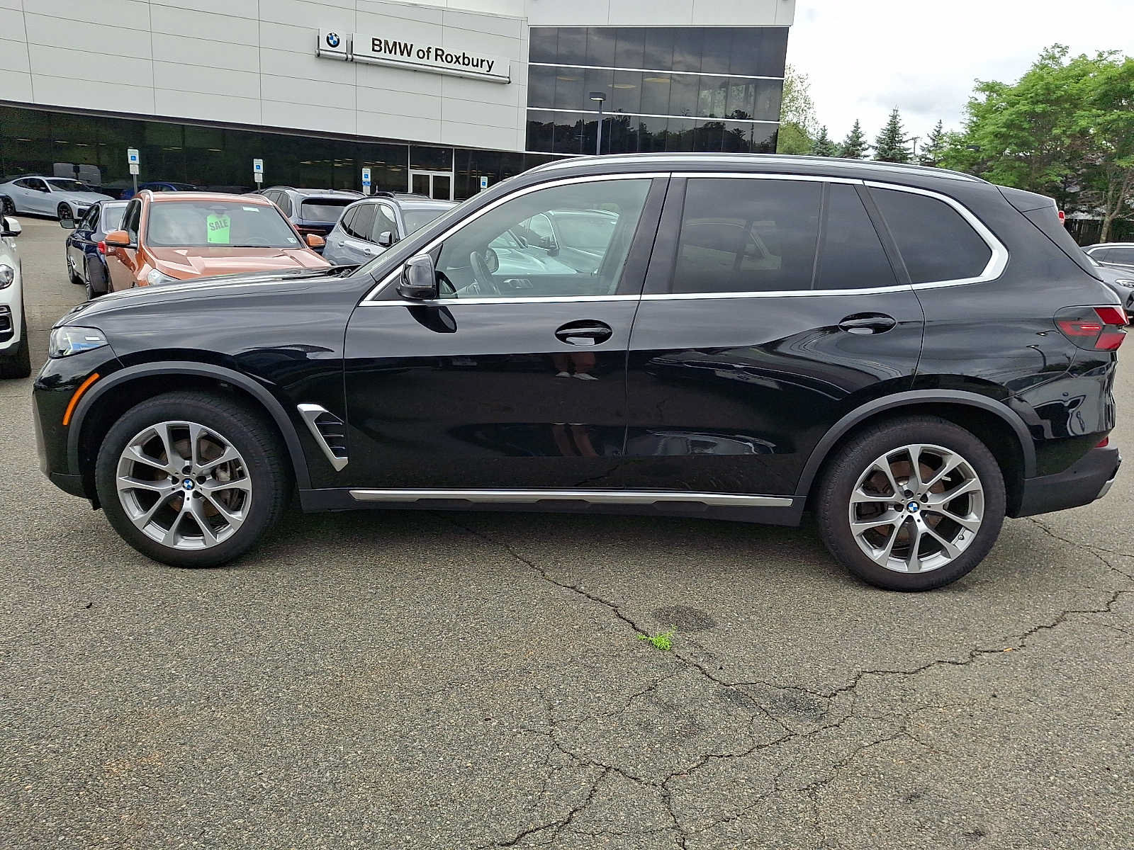 Used 2024 BMW X5 xDrive40i w/ Premium Package AWD/4WD image 4