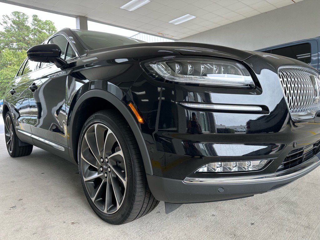 Used 2022 Lincoln Nautilus Reserve w/ Equipment Group 202A AWD/4WD image 9