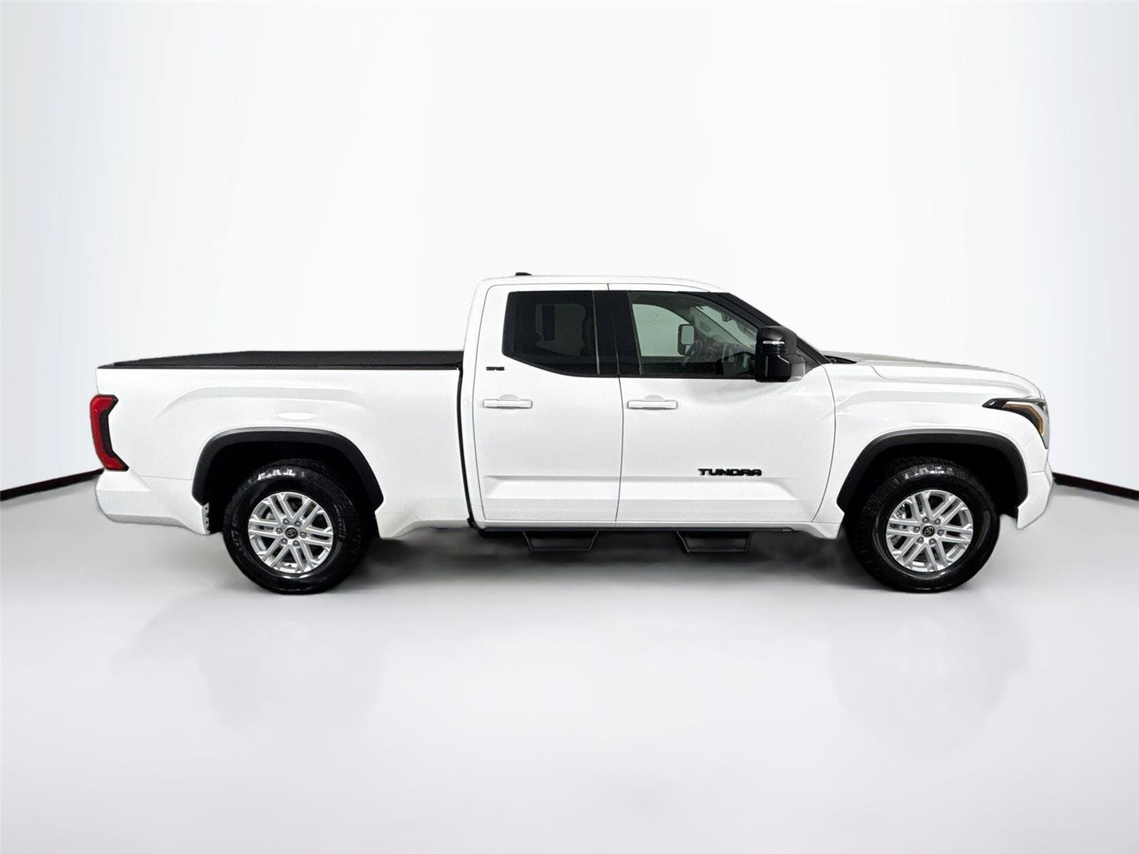 Used 2022 Toyota Tundra SR5 w/ SR5 Premium Package RWD image 10