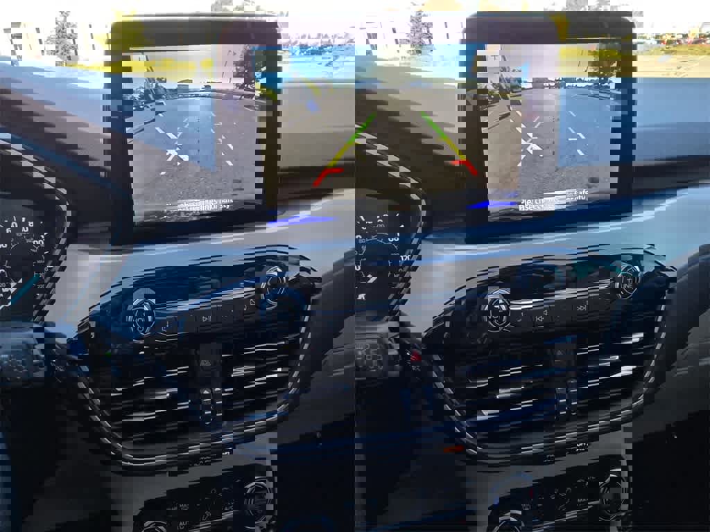 Used 2020 Ford Escape SE image 19